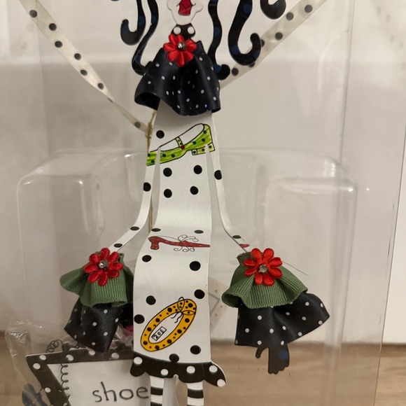 WOMEN'S GIFT UNIQUE :DOLLY MAMA “SHOE SHOPPER" METAL LADY DOLL-NEW IN BOX - Picture 5 of 9